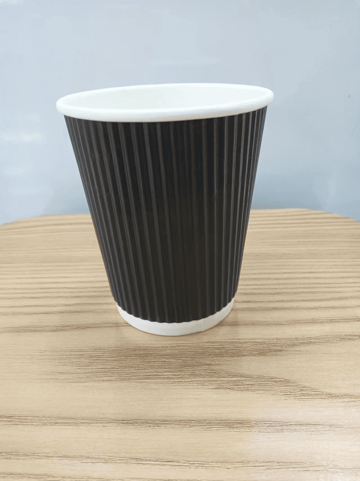 25 (1) CF25 - 250ml cup with lid black - Image 1