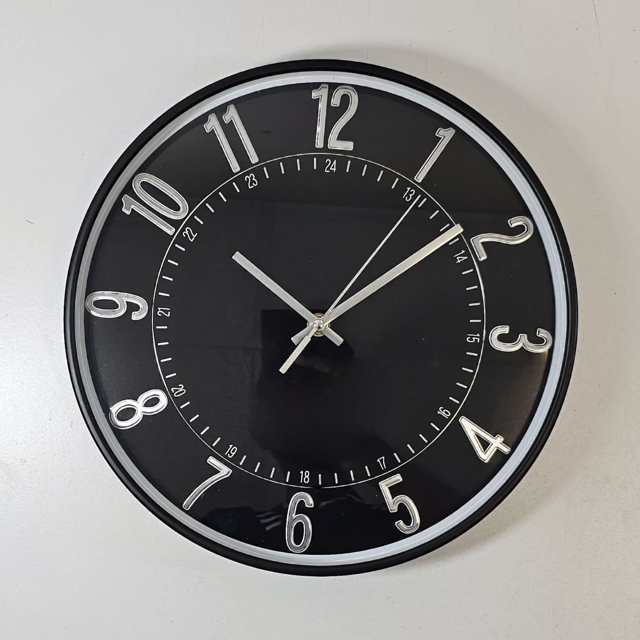 EeNEV9zpp29OtBRWsnkViMCsiJ4QizrYIpc1wMjF (1) (1) (1) YW29-08 - Wall Clock 12" Silent Quartz Decorative Latest Wall Clock Non-Ticking Classic Clock Battery Operated Round Easy to Read for Room/Home/Kitchen/Bedroom/Office/School - Image 1