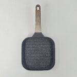 YW22-05 - Wooden handle steak pan re-bottomed