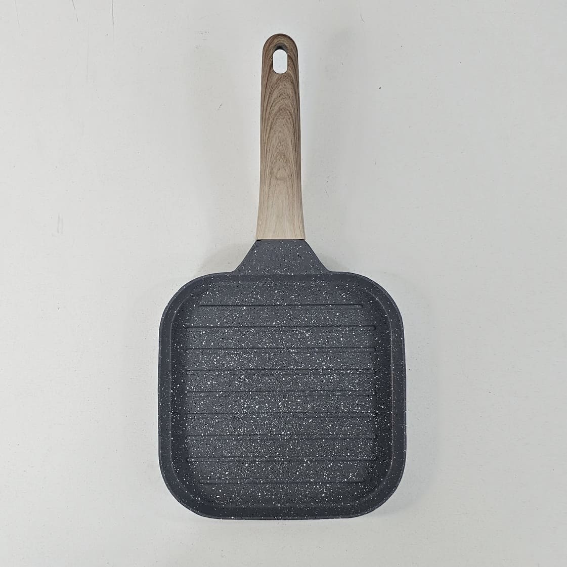 p111 (1) YW22-05 - Wooden handle steak pan re-bottomed - Image 1