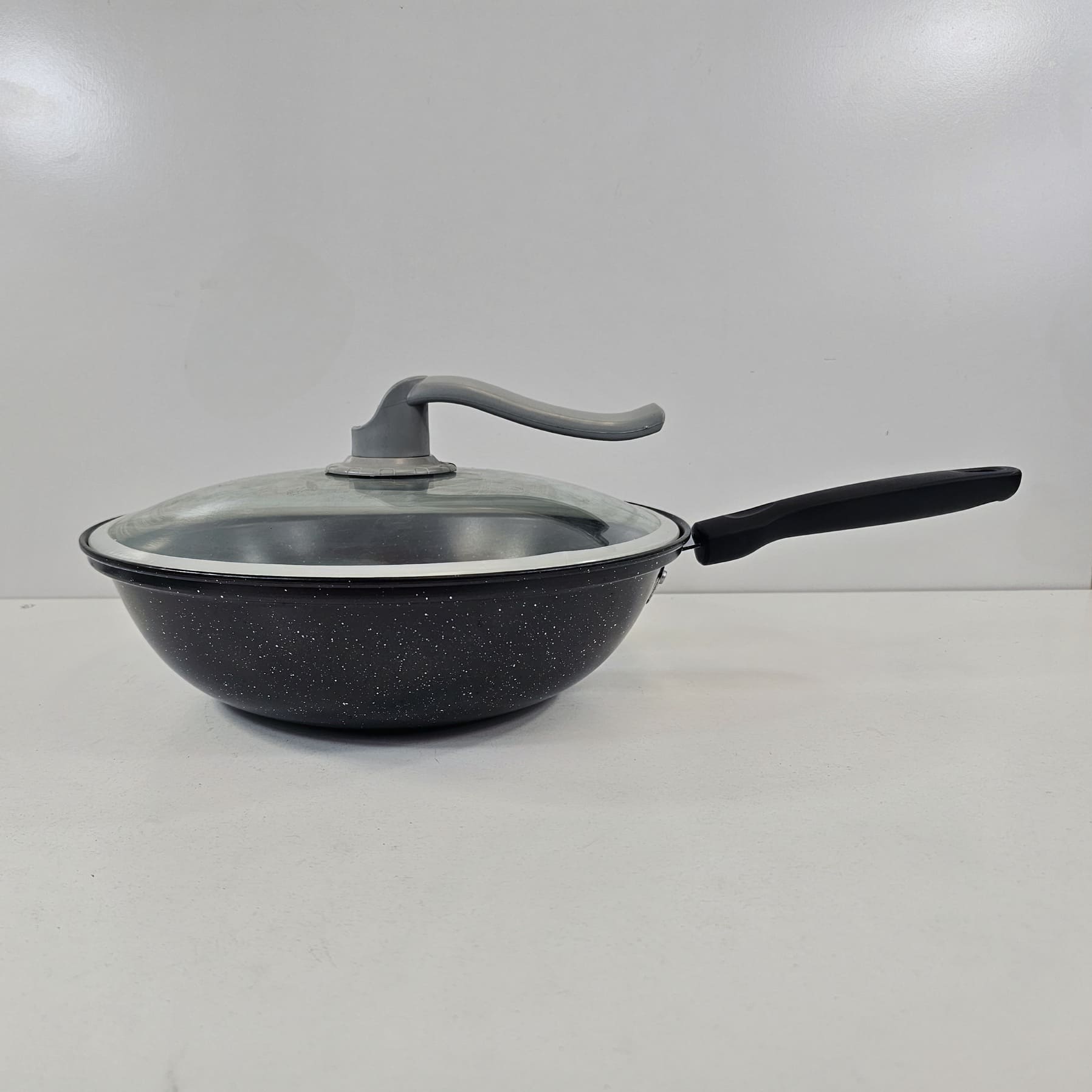 p131 (1) (1) YW22-03 - 32cm vacuum nutrition pot with lid and box - Image 1