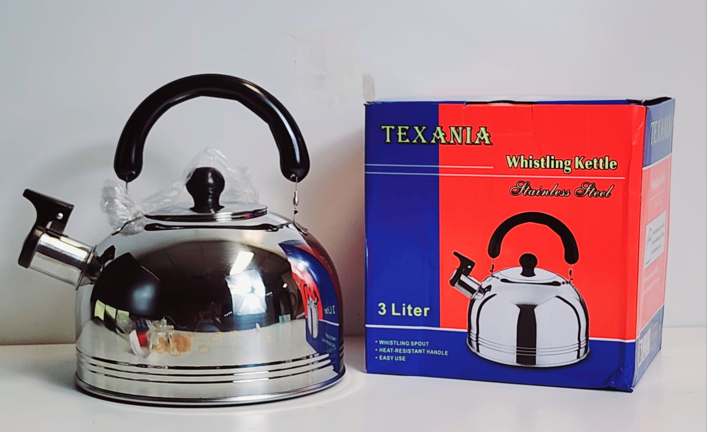 p19 S10-07 - TEXANIA 3.0 LTR STAINLESS STEEL WHISLING KETTLE - Image 1