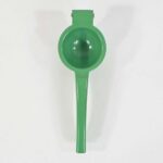 YW22-27 - Medium aluminium lemon press - Hand Held Squeezer