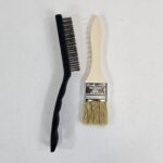 YW13-13 - Steel brush and plastic