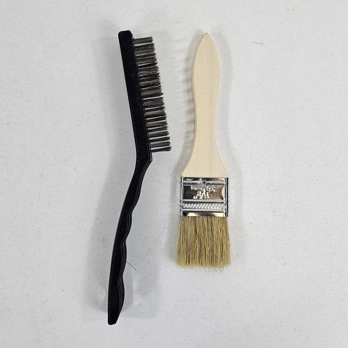 p8 (1) (1) YW13-13 - Steel brush and plastic - Image 1