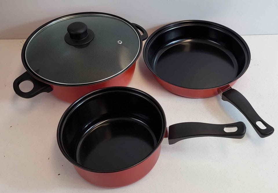 WoYHwKiF9u8xYSyqJiDqMSET5X4KgVjoSUKGc1TH (1) TK-06 - 3 Piece Non-Stick Aluminium Cooking Set - Fry Pan / Saucer / Cooking Pot - Top Quality Cookware - Image 1