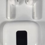 Hi-Fi Wireless Bluetooth Earphone Q3 HD Sound Quality - Headphone / Earphone / Earbud with Build-In Mic